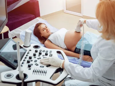 Скрининг при беременности: на каких сроках проводят, как делают и с какой  целью