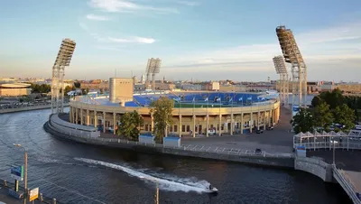 Стадион \"Петровский\" реконструируют и частично застроят