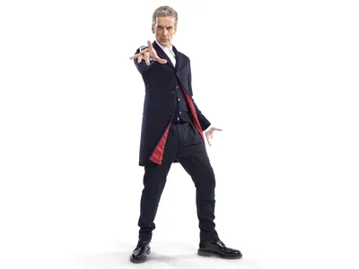 Доктор Кто: Опубликована первая фотография нового костюма Питера Капальди | Независимый | Независимый