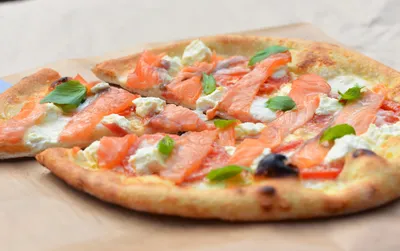 Пицца с филадельфией и маринованным лососем рецепт – Европейская кухня:  Паста и пицца. «Еда»