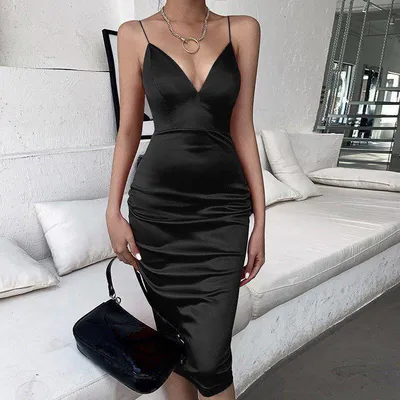 Эффектное вечернее платье с глубоким декольте -черное,M (ID#1639409167),  цена: 700 ₴, купить на Prom.ua
