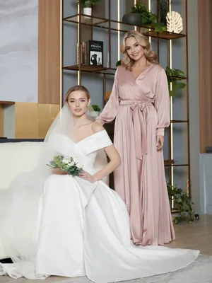 Атласное платье в пол на запах для мамы невесты Diodora любой цвет |  Vivabride