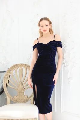 Купить Платье футляр из бархата (темно-синее) в Нижнем Новгороде в ШоуРуме  платьев по выгодной цене