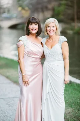 Платье на свадьбу для мамы невесты: фото, модные тренды-2023, какое купить