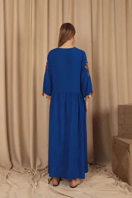 Женское платье-саксофон с вышивкой кисточками из вискозной ткани