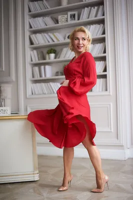 Шелковое платье с запахом \"Lady and red” в интернет-магазине Ярмарка  Мастеров по цене 18275 ₽ – SH1P2BY | Платья, Москва - доставка по России