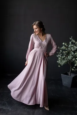 Сиреневое платье макси с контрастным цветочным принтом 5690