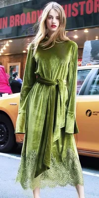 Зеленое детское платье из бархата, артикул K16-22-051-8456 | Купить в  интернет-магазине Yana в Москве