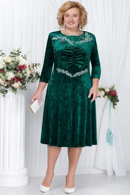 Шикарное нарядное платье из зеленого бархата Ninele: 5584 | Vestidos  estilosos, Moda para gordinhas, Senhora elegante