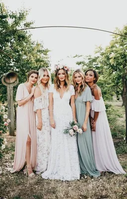 Что надеть на свадьбу: самые красивые платья для подружек невесты | theGirl