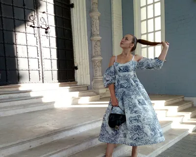 Натали Портман вышла в копии культового платья Dior 1949 года на красную  дорожку Канн - Газета.Ru | Новости