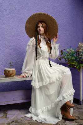 Короткое шифоновое платье с рюшами и оборками бежевое в цветочек - купить в  интернет магазине Аржен