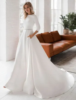Закрытое атласное свадебное платье А-силуэта купить в Москве