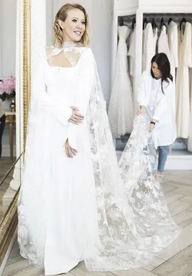 Ксения Собчак выбирает свадебное платье - YouTube