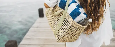 Lovi Bali. Плетеные сумки из ротанга и соломы - Невероятная плетёная сумка  Dakota со скидкой 70%🎁 Волшебный шум соломенной бахромы напомнит вам о  прогулке вдоль морских волн🌊 ⠀ Стоимость Сумки 2250₽⭐️ ⠀