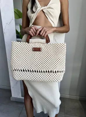 Плетеные сумки из кожи — лучшая альтернатива соломенным корзинам
