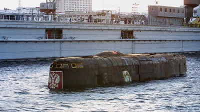 Вице-адмирал назвал невозможным за 4–5 часов спасти экипаж «Курска» — РБК
