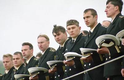 В России вспоминают погибших моряков АПЛ \
