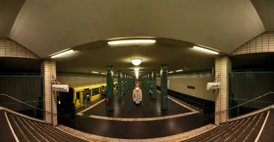 Обои метро, люди, лестница, телефон, фотография, колонны, лампы, вывески на  рабочий стол