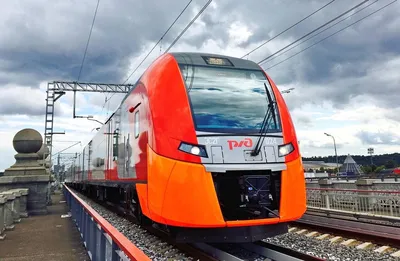 Скоростной поезд Ласточка - 92 фото