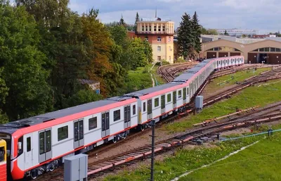 Как в Москве: жителям Петербурга показали новые поезда метро — РБК