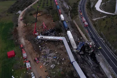 В Греции столкнулись два поезда: не менее 36 погибших, десятки раненых  (фото)