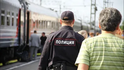 В Тверской области пьяный пассажир электрички избил полицейского