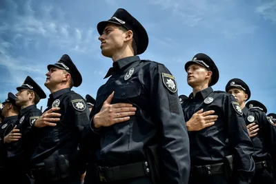 Полиция с народом? Как (не) изменилась работа правоохранителей после  Революции достоинства