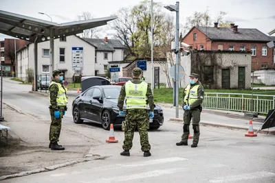 С 24 февраля полиция депортировала из Эстонии 17 человек - Delfi RUS