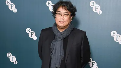 Режиссер «Паразитов» Пон Джун Хо призывает кинематографистов призывать к ненависти и расизму в своей работе - Доброе утро, Америка