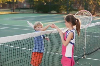 Теннис для детей — большой спорт для маленьких: как влияет на развитие  ребёнка и в каком возрасте стоит отдавать? - Лучший спорт на планете -  Блоги - Sports.ru