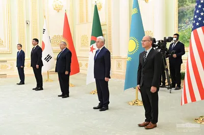 Президент Узбекистана принял верительные грамоты у послов пяти стран (фото)  - Darakchi