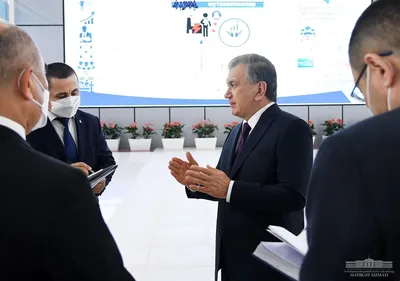 Президент Шавкат Мирзиёев посетил павильон по локализации и кооперации  предприятий АО «Узбекнефтегаз» (Фото+видео) — Teletype