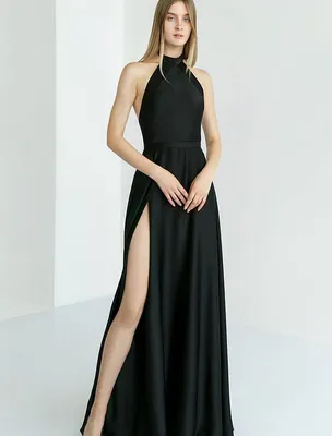 Черное платье по фигуре миди длины с разрезом выше колена и коротким  рукавом в Хабаровске