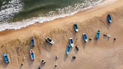 Обои пляж, лодки, море, вид сверху картинки на рабочий стол, фото скачать  бесплатно