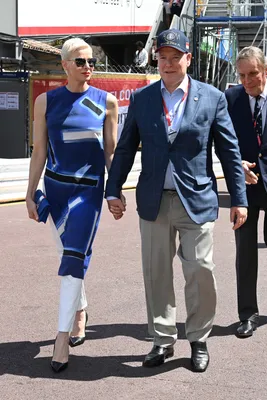 Князь Монако появился на публике с женой Шарлен, держась за руки