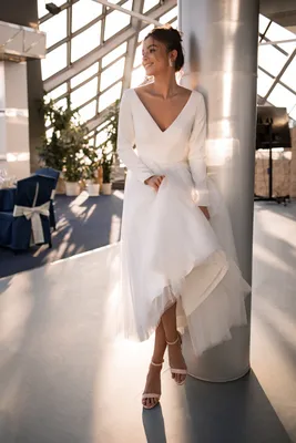 Простое свадебное платье длины миди Infanta Ирэн — купить в Москве -  Свадебный ТЦ Вега