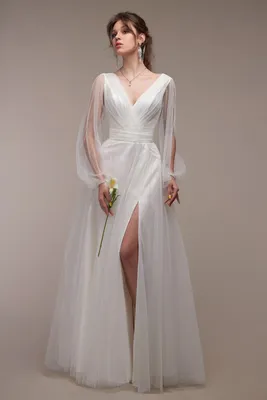 Легкое свадебное платье с рукавами и разрезом | Domwhite