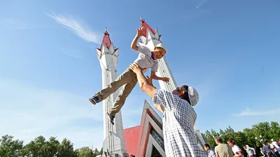 Исламский мусульманский праздник Рамадан Курбан-байрам: фон с восьмифовыми  фонариками или лампами и арабскими восточными окнами Иллюстрация штока -  иллюстрации насчитывающей празднество, сообщение: 156474890