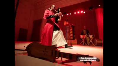 Жители Улан-Удэ услышали музыку готической эпохи в исполнении трубадуров из  Екатеринбурга - UlanMedia