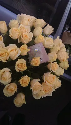 Букет цветов в машине реальные - 68 фото