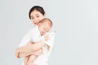 Мать и ребенок мать держит ребенка спать изображение_Фото номер  500962244_JPG Формат изображения_ru.lovepik.com