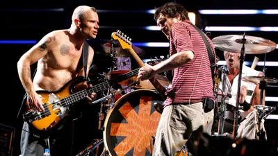 Red Hot Chili Peppers выступили на фоне пирамид Гизы - Толк 17.03.2019