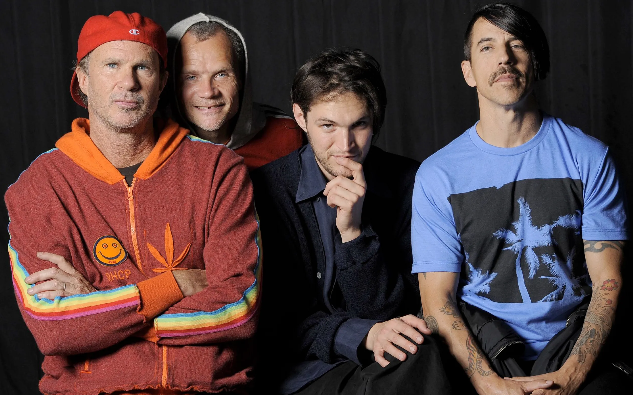 Pepper клип. Группа ред хот Чили пеперс. Группа Red hot Chili Peppers 2022. Ред хот Чили пеперс 2000. Барабанщик ред хот Чили пеперс.