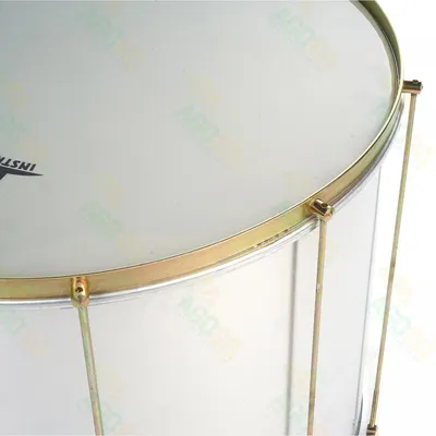 Сурду, большой барабан для бразильской карнавальной самбы