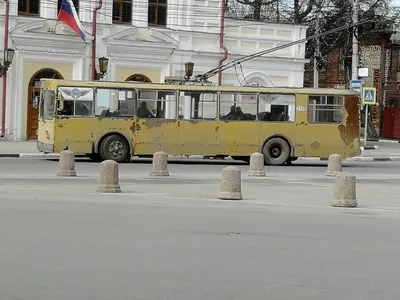 Такие троллейбусы колесят по центру города Рязани, сфоткал только что.  Стыдно | Пикабу