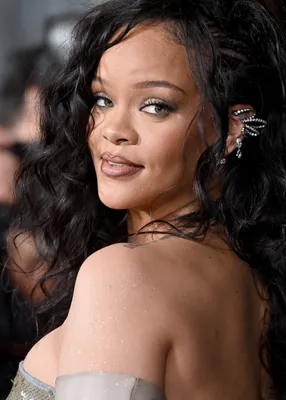 Rihanna Shares A First Glimpse Of Her Super Bowl Wardrobe | British Vogue