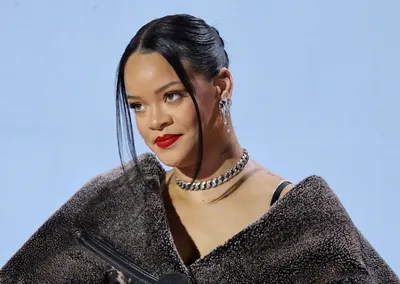 Call Me Biased, But Rihanna's Sculpted Baby Hairs and High Ponytail Are  Literal Perfection — See Photos | Allure