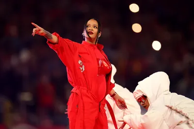 Rihanna Wears Loewe for Super Bowl Halftime Performance – WWD