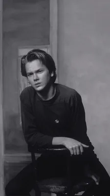 Пин от пользователя Ой Ян Чан на доске River Phoenix в 2023 г. | Ривер Феникс, Ривер Фоникс, Обои Феникс